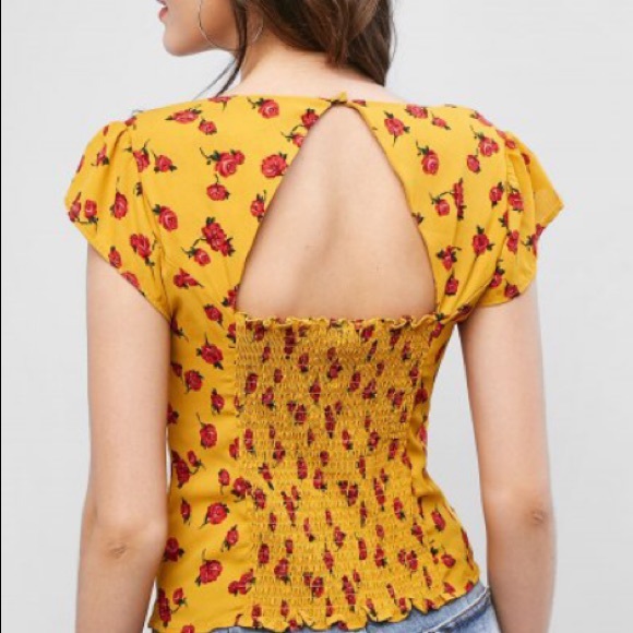 LOW CUT FLORAL SMOCKED BLOUSE ! - Picture 2 of 2